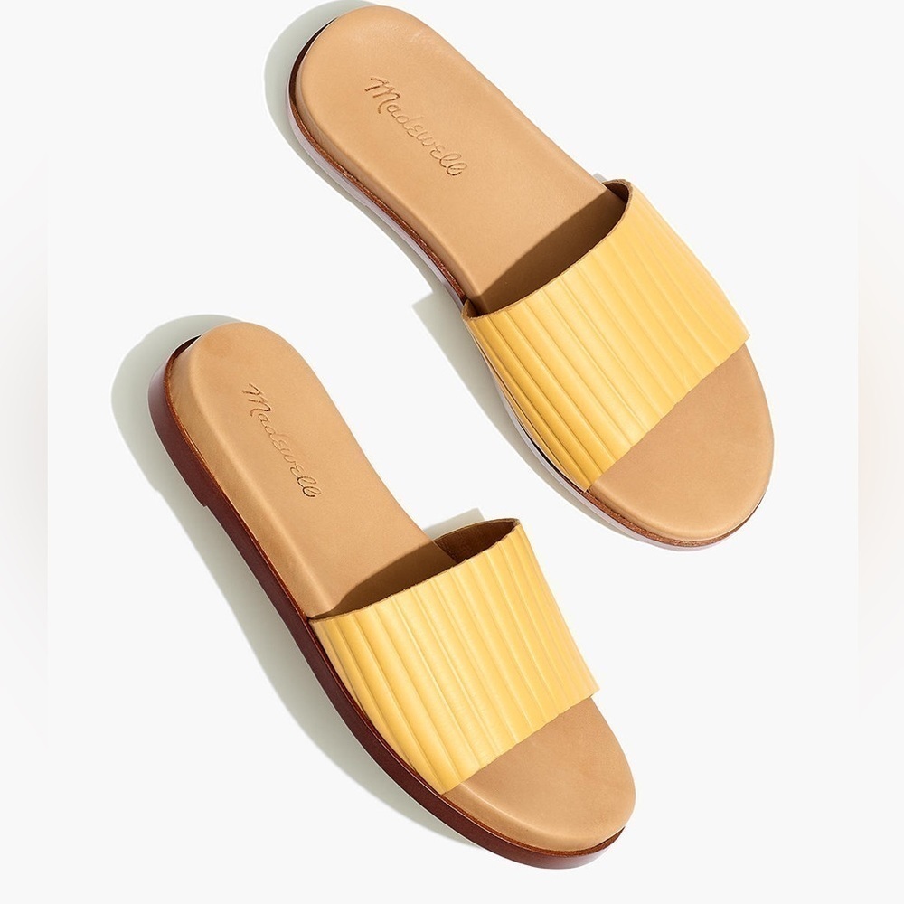 MadeWell Item ND983
The Louisa Slide Sandal in Embossed Leather
